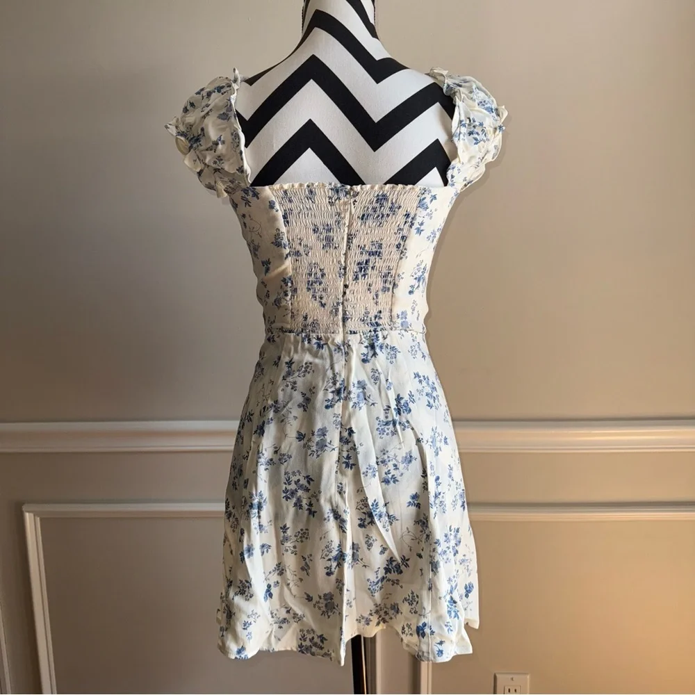 REFORMATION Pacey Dress Blue Floral Mini Dress Short Sleeve size 2 - Picture 4 of 10